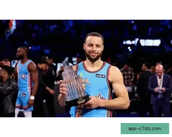 库里膝伤无结构问题仍持续肿痛